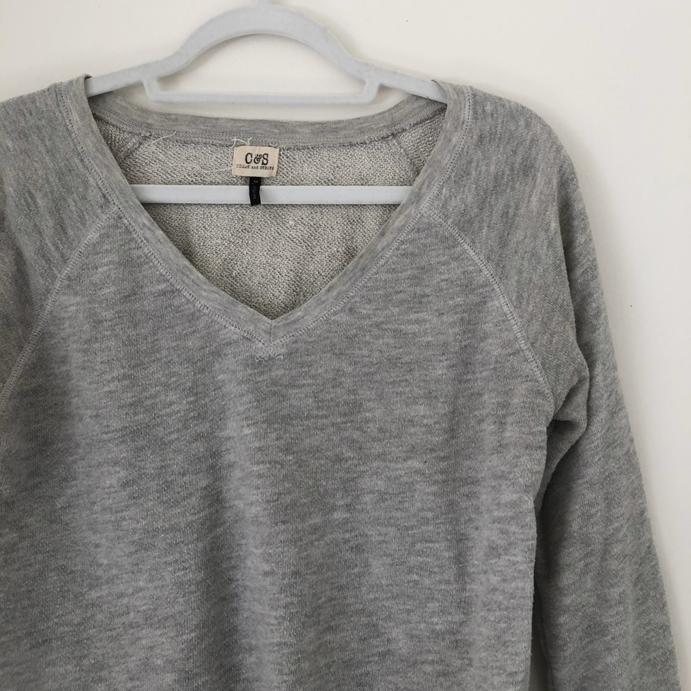 High-low, grey cropped sweater